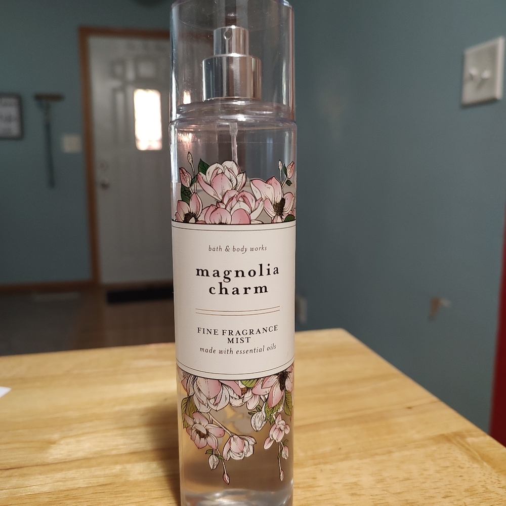 Bath and Body Works Magnolia Charm